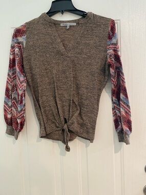 Absolutely Famous Olive Knit Top with Patterned Red-Scheme Sleeves